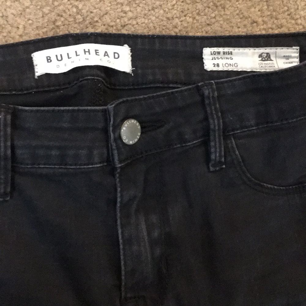 Low-rise black jeggings